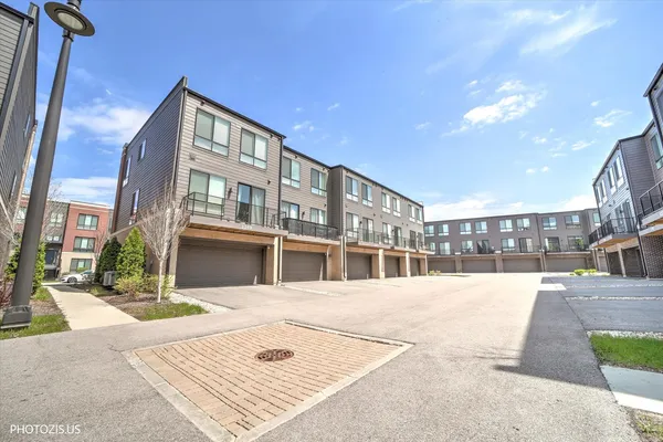 $512,000 | 1271 Catalina Ct., Schaumburg, IL 60173