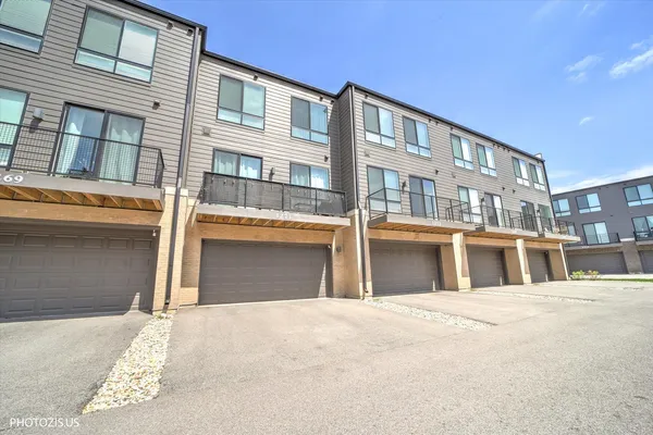 $512,000 | 1271 Catalina Ct., Schaumburg, IL 60173