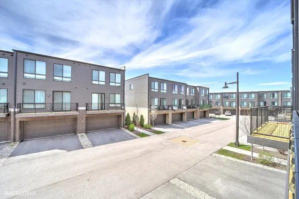 $512,000 | 1271 Catalina Ct., Schaumburg, IL 60173
