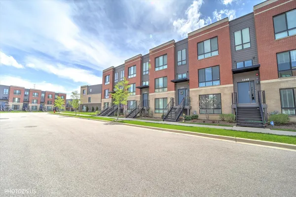 $512,000 | 1271 Catalina Ct., Schaumburg, IL 60173