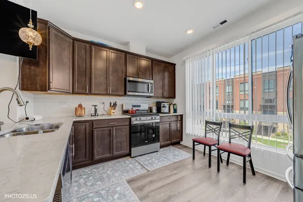 $512,000 | 1271 Catalina Ct., Schaumburg, IL 60173