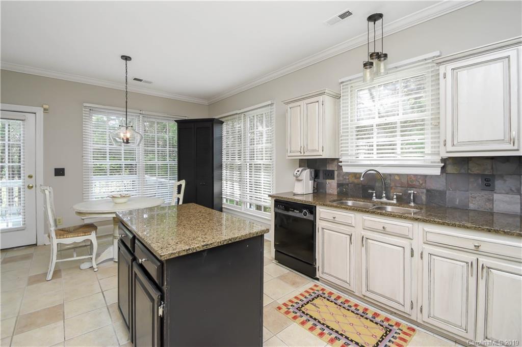 7721 Rathlin Court Charlotte, NC 28270 - Photo 8 of 30