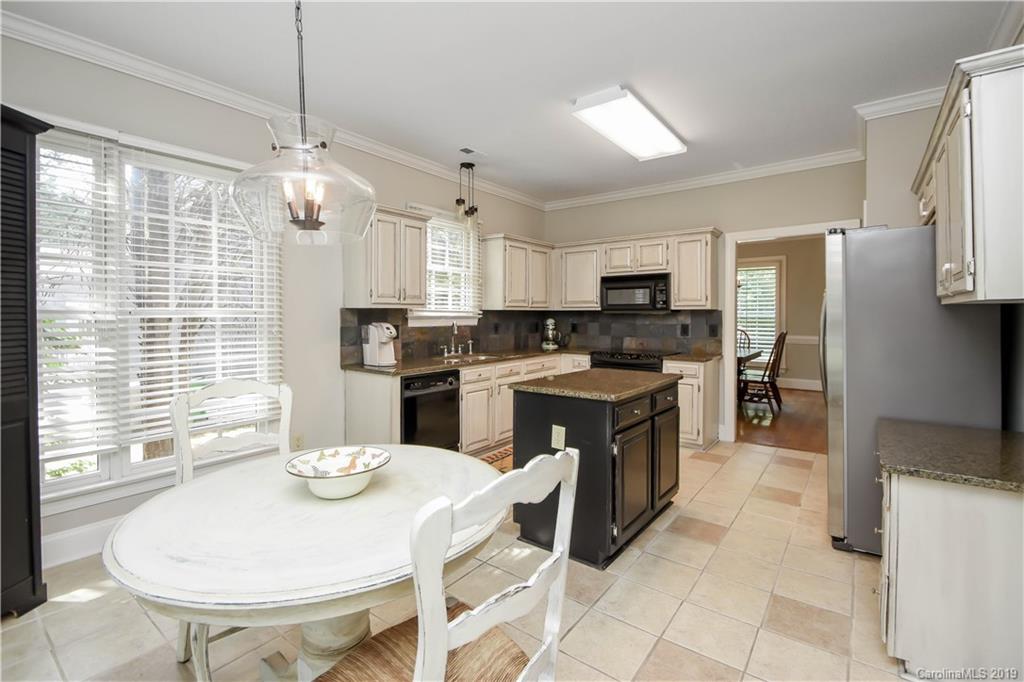 7721 Rathlin Court Charlotte, NC 28270 - Photo 10 of 30