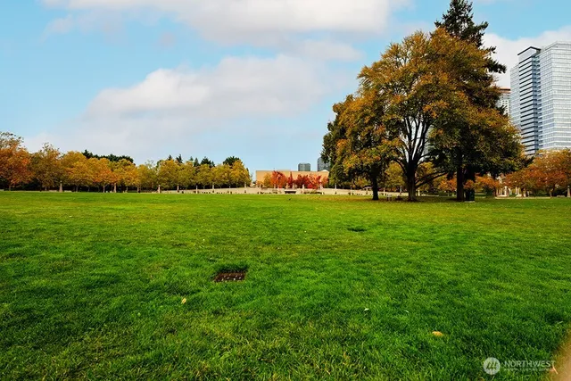 a car parked in front of a building