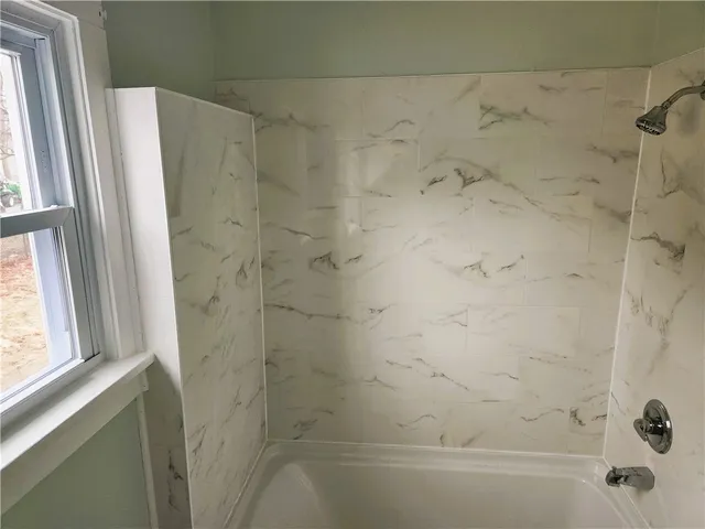 $299,999 | 12 North Main Street, Murray, NY 14470