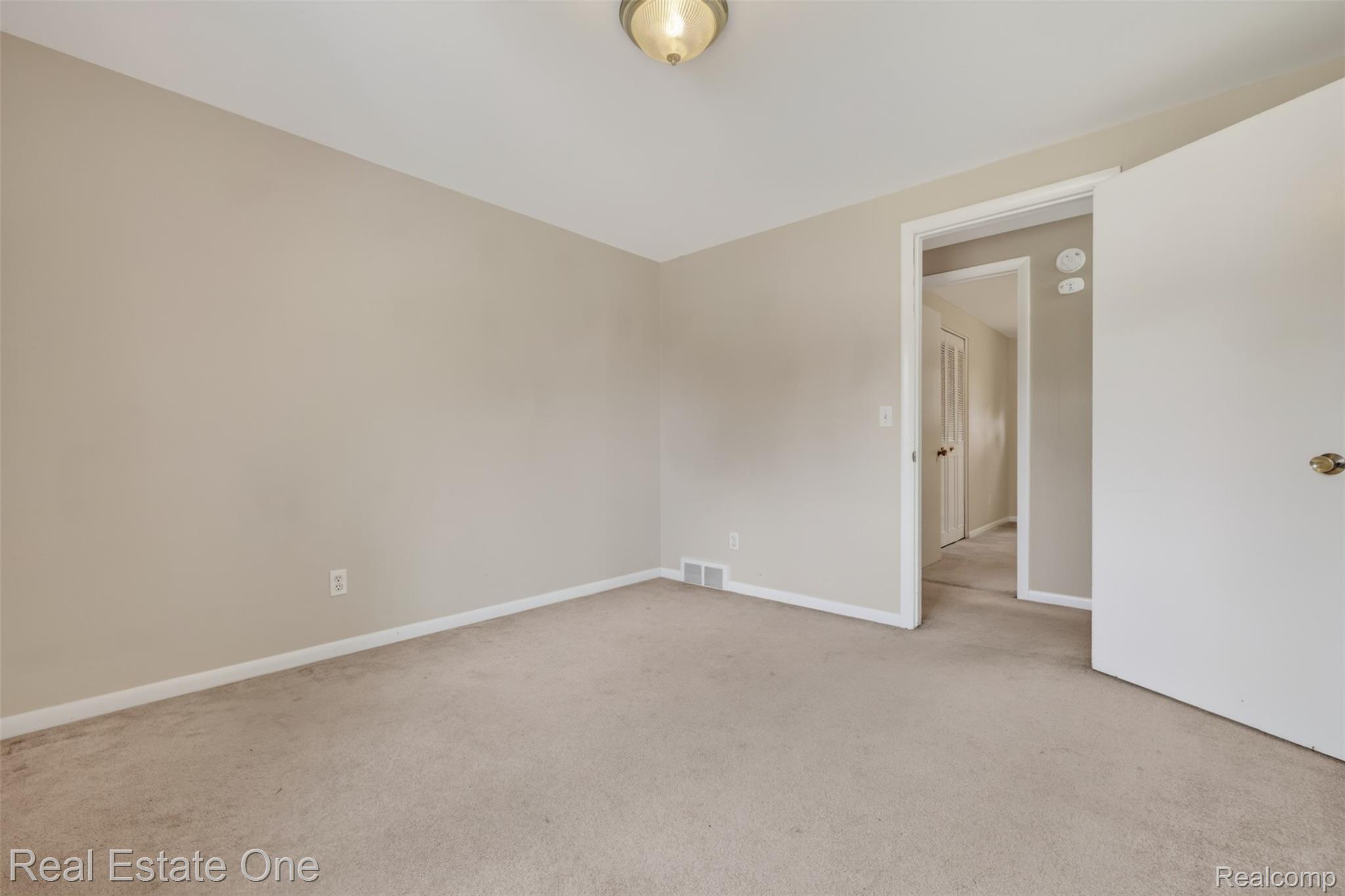 10379 Hegel Road Goodrich, MI 48438 - Photo 25 of 70 26) Upstairs Bedroom 1.jpg