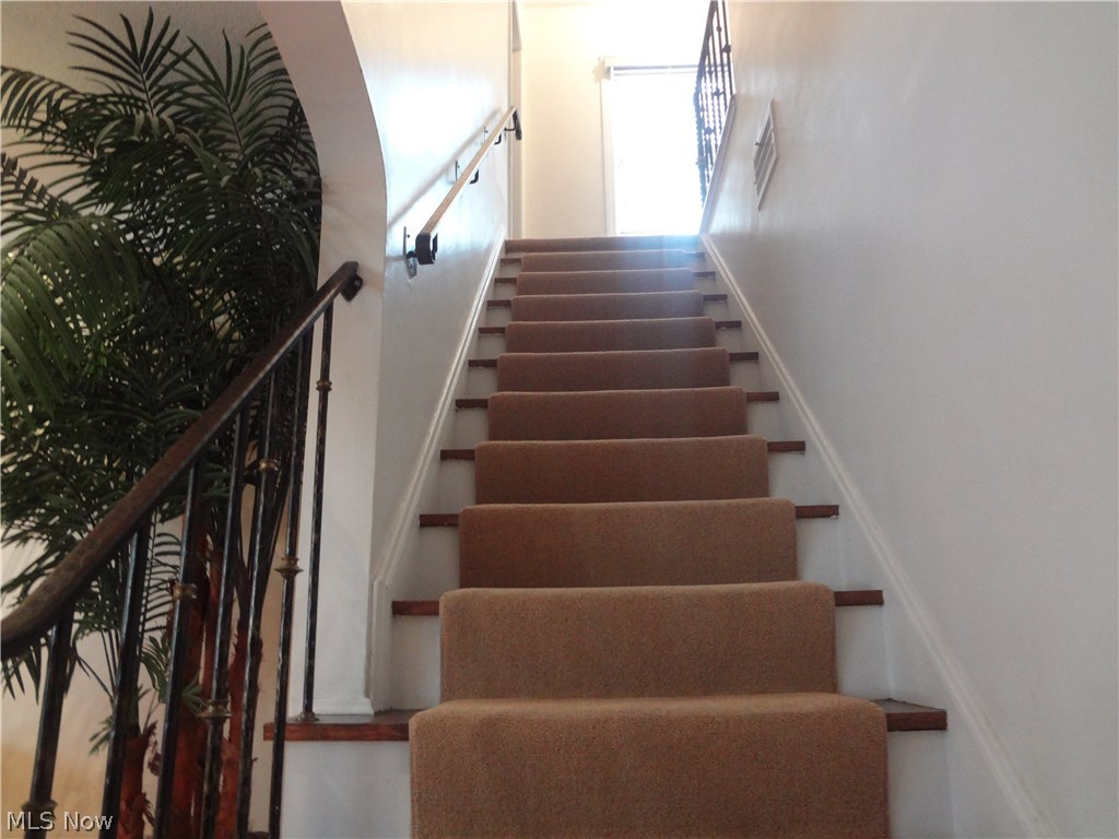 3164 Ludlow Road Cleveland, OH 44120 - Photo 14 of 29 Gallery Image 14