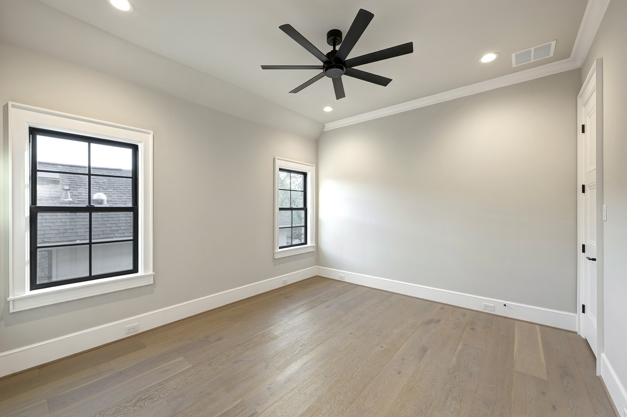 4819 Mandell Street Houston, TX 77006 - Photo 23 of 35