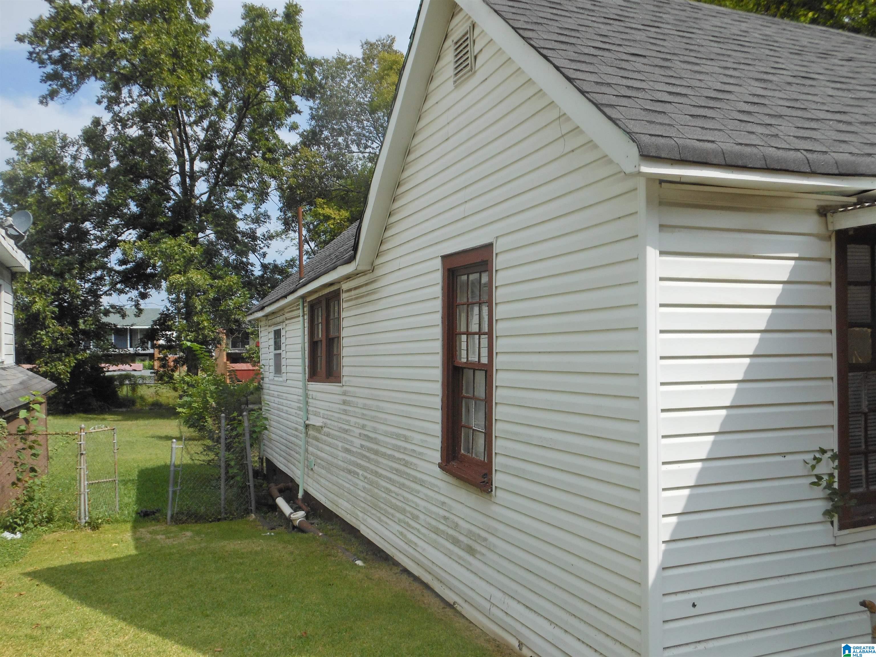 2020 Pike Road Birmingham, AL 35218 - Photo 2 of 5