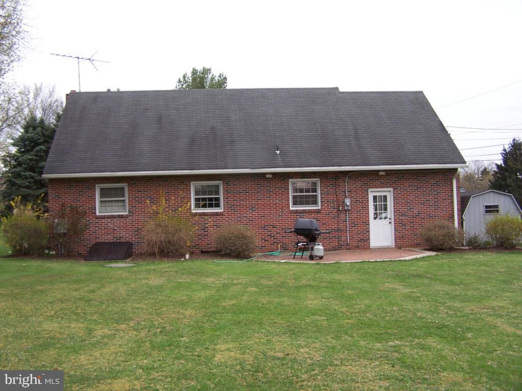 51 Westwind Circle Lititz, PA 17543 - Photo 2 of 16 Gallery Image 2