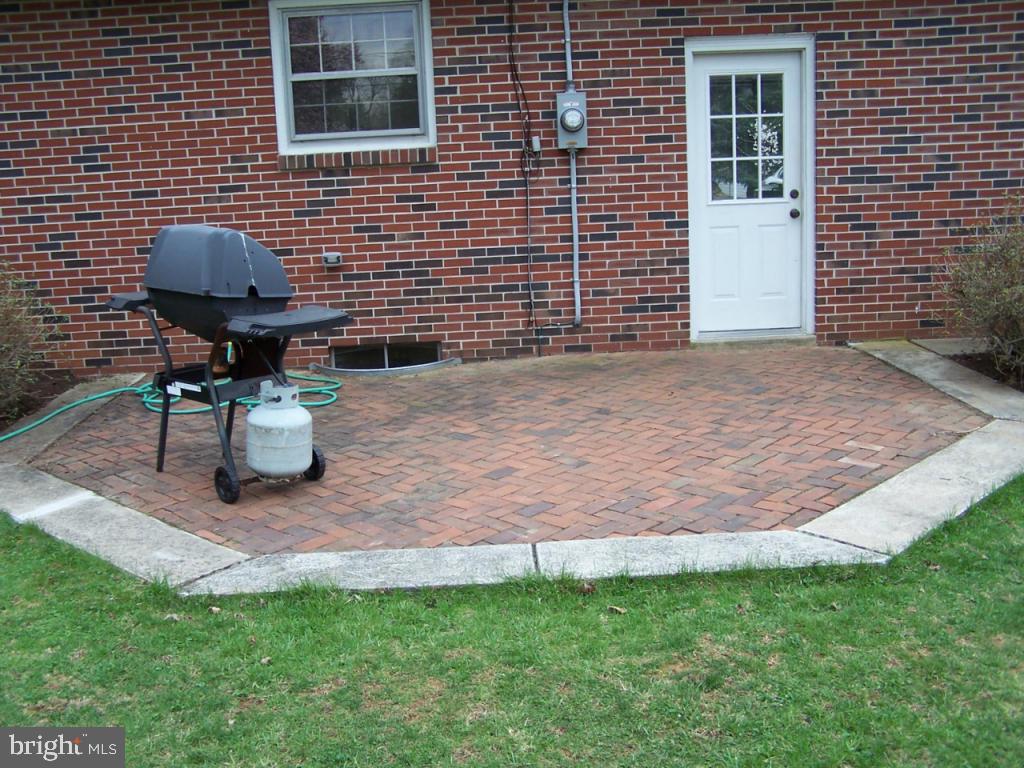 51 Westwind Circle Lititz, PA 17543 - Photo 3 of 16 Gallery Image 3
