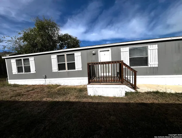 $1,255 | 222 B Street, Converse, TX 78109
