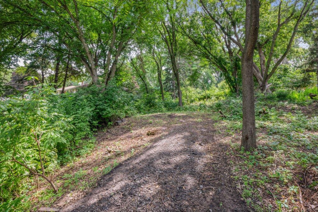 1984 Prosperity Road Maplewood, MN 55109 - Photo 4 of 8