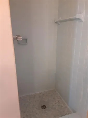 $1,290 | 1830 Maravilla Avenue, Unit 607, Fort Myers, FL 33901