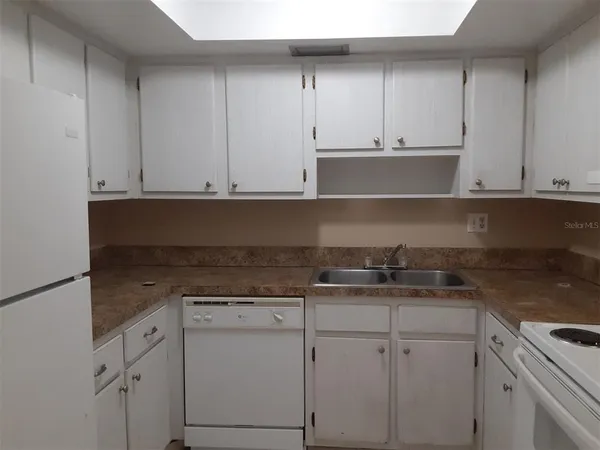 $1,290 | 1830 Maravilla Avenue, Unit 607, Fort Myers, FL 33901