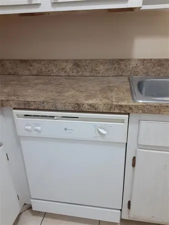 $1,290 | 1830 Maravilla Avenue, Unit 607, Fort Myers, FL 33901