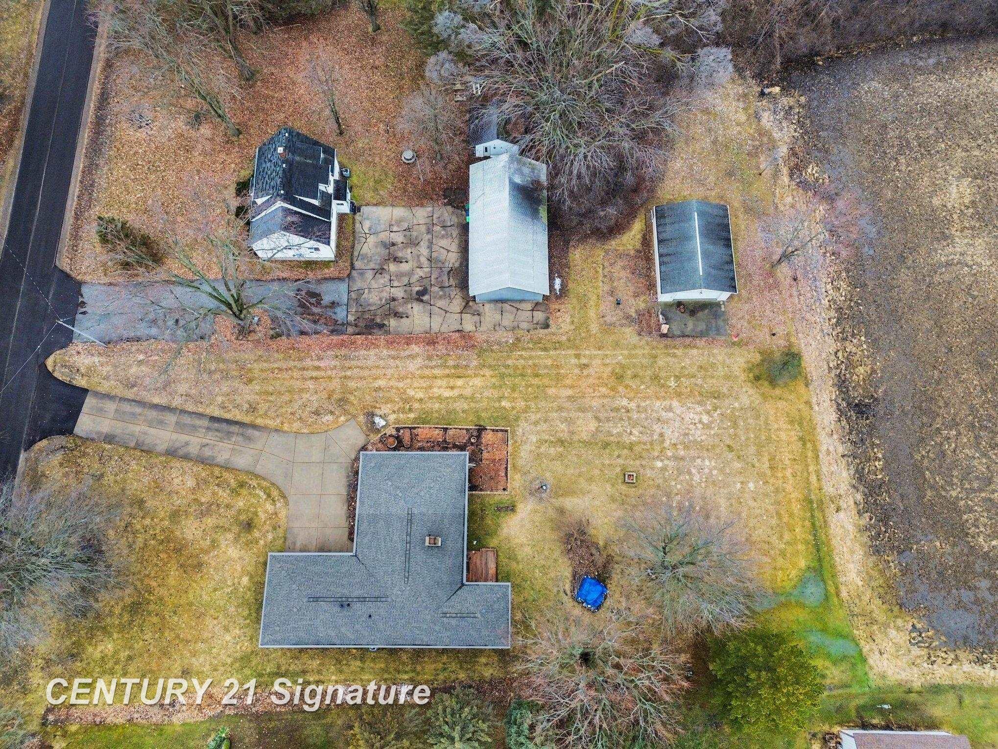 2378 Liberty Road Saginaw, MI 48604 - Photo 31 of 35 50201052-001e8a64-e1a9-4f1a-8ec9-66ce59a9c206.JPG