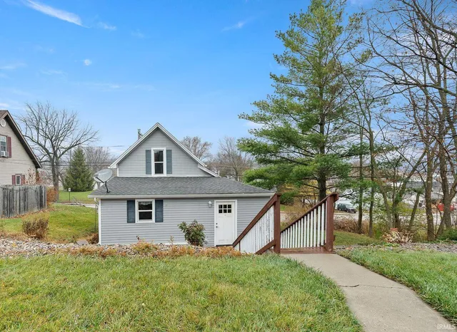 $214,900 | 183 West Vine Street, Roanoke, IN 46783