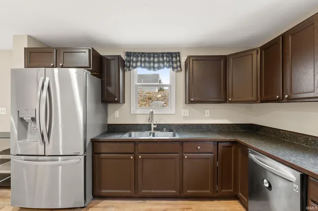 $214,900 | 183 West Vine Street, Roanoke, IN 46783