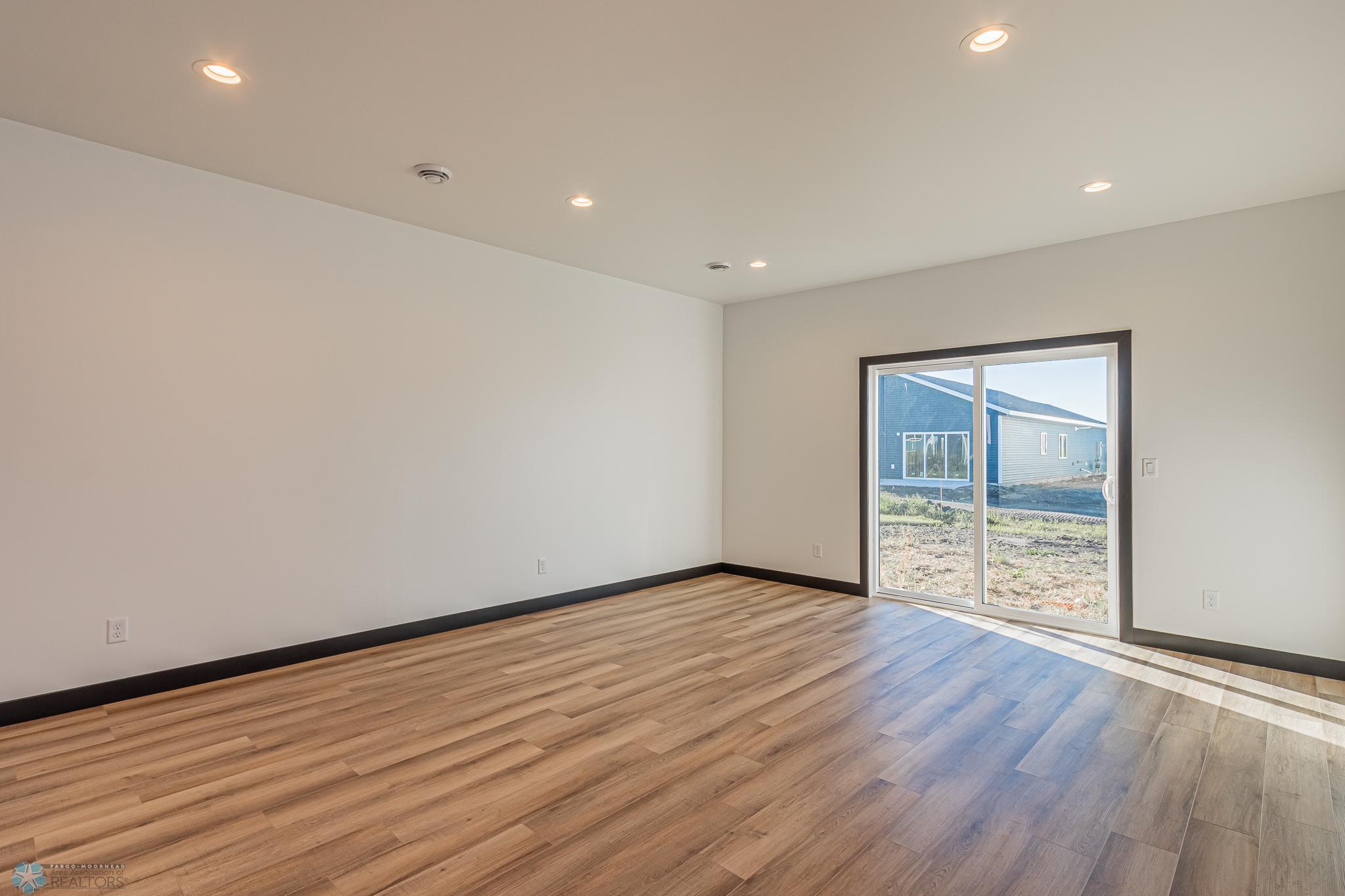 703 10th Street Northwest Frazee, MN 56544 - Photo 11 of 27