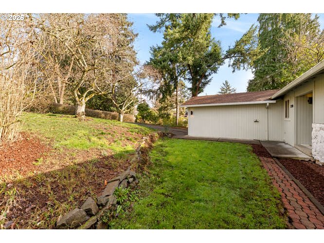 2738 Southwest Moss Street Portland, OR 97219 - Photo 40 of 46