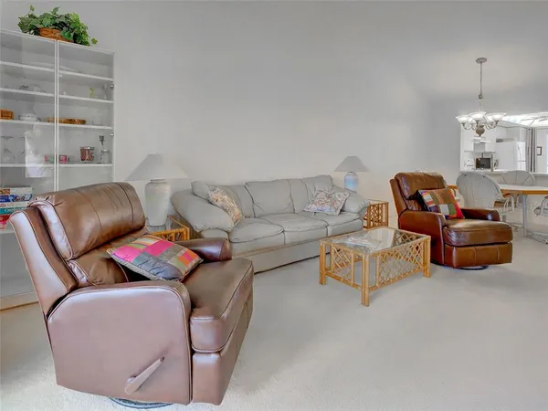 $199,999 | 1405 Pine Lake Drive, Unit 5, Venice, FL 34285