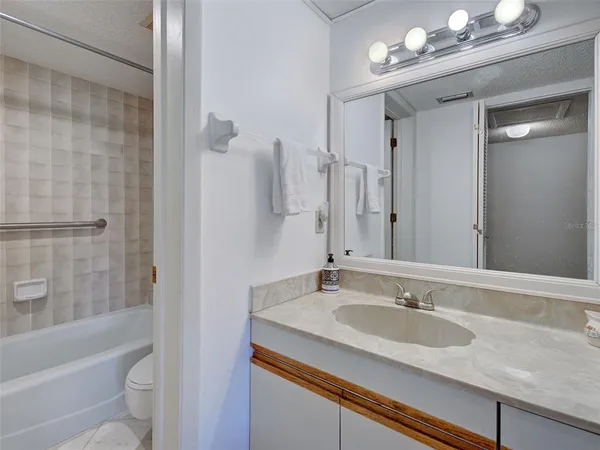 $199,999 | 1405 Pine Lake Drive, Unit 5, Venice, FL 34285