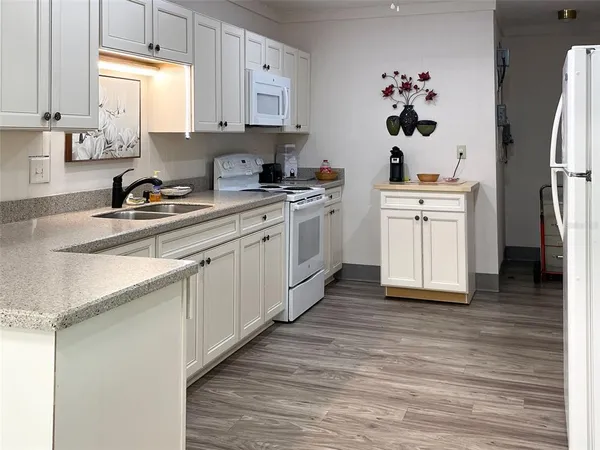 $199,999 | 1405 Pine Lake Drive, Unit 5, Venice, FL 34285