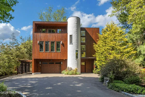$16,000 | 249 Shore Road, Greenwich, CT 06830