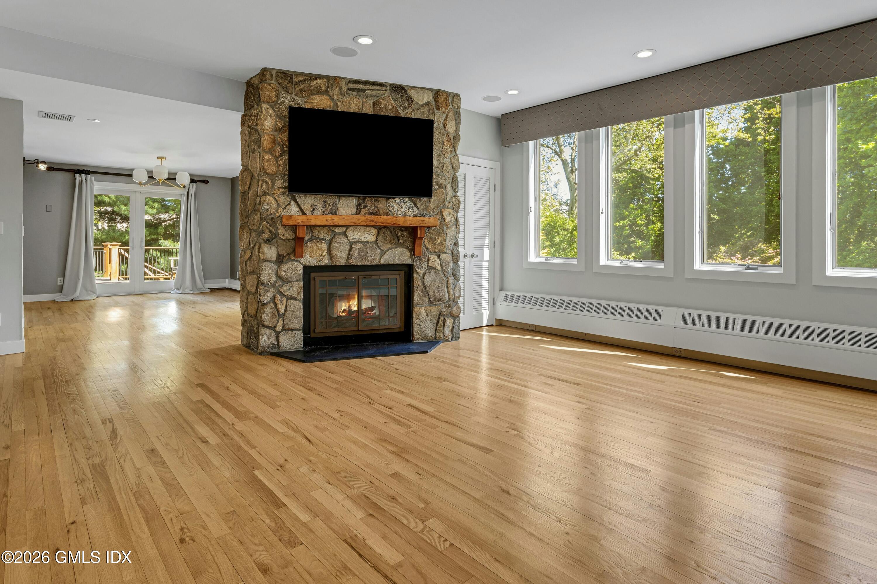 249 Shore Road Greenwich, CT 06830 - Photo 14 of 24 008-492374-_X0A6485_14622662