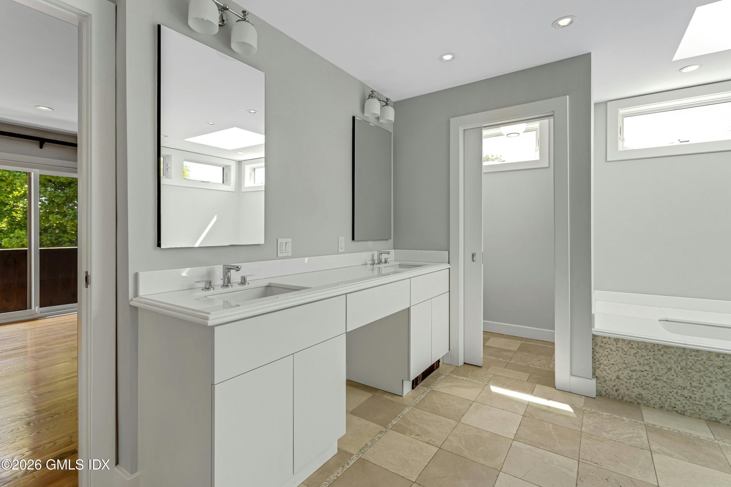 249 Shore Road Greenwich, CT 06830 - Photo 7 of 24 026-492374-_X0A6536_14622671