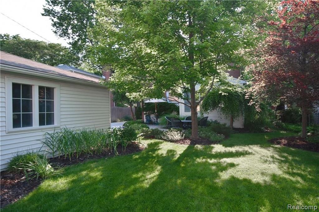 4181 Cumberland Road Berkley, MI 48072 - Photo 31 of 36