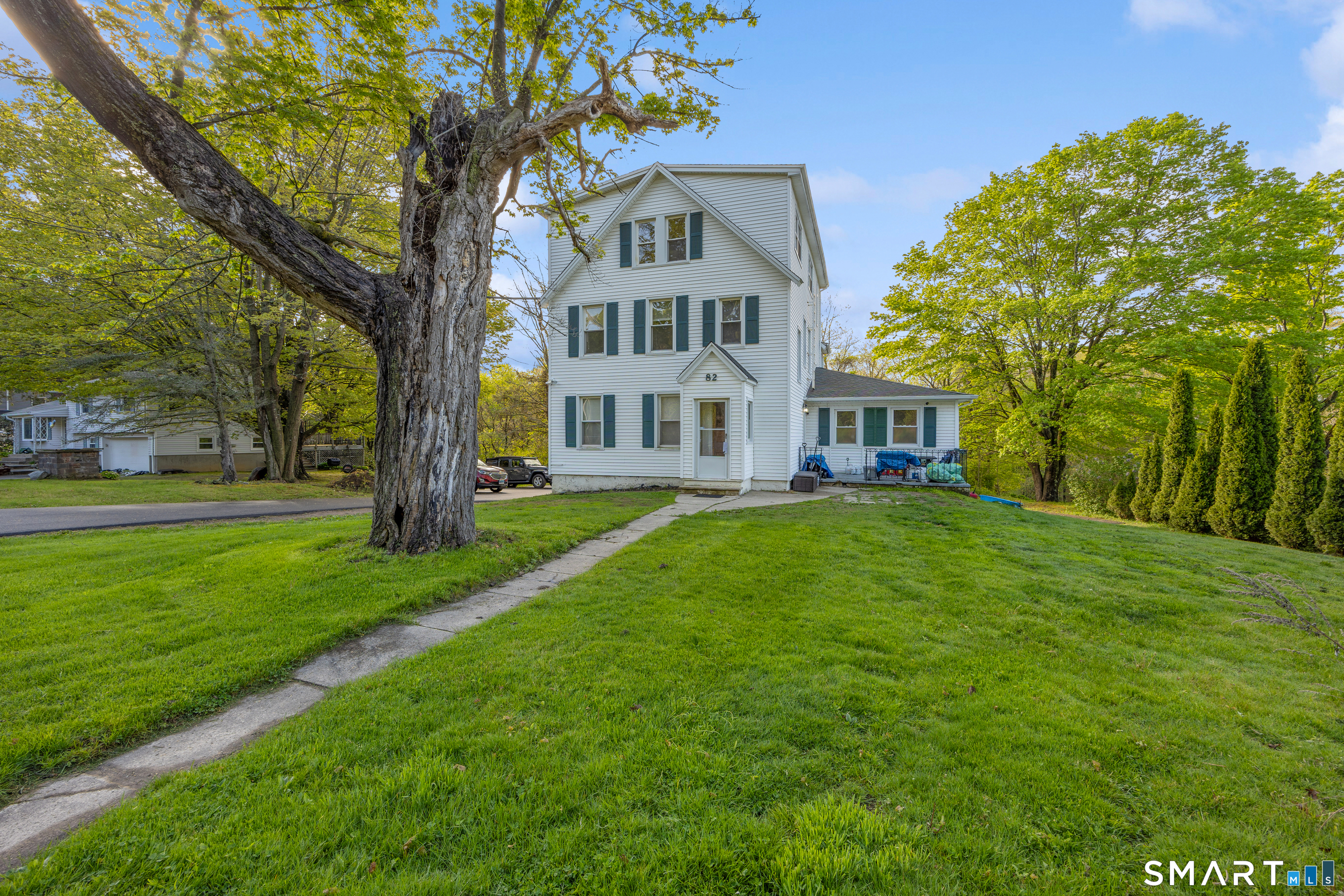82 Spindle Hill Road Wolcott, CT 06716 - Photo 2 of 25