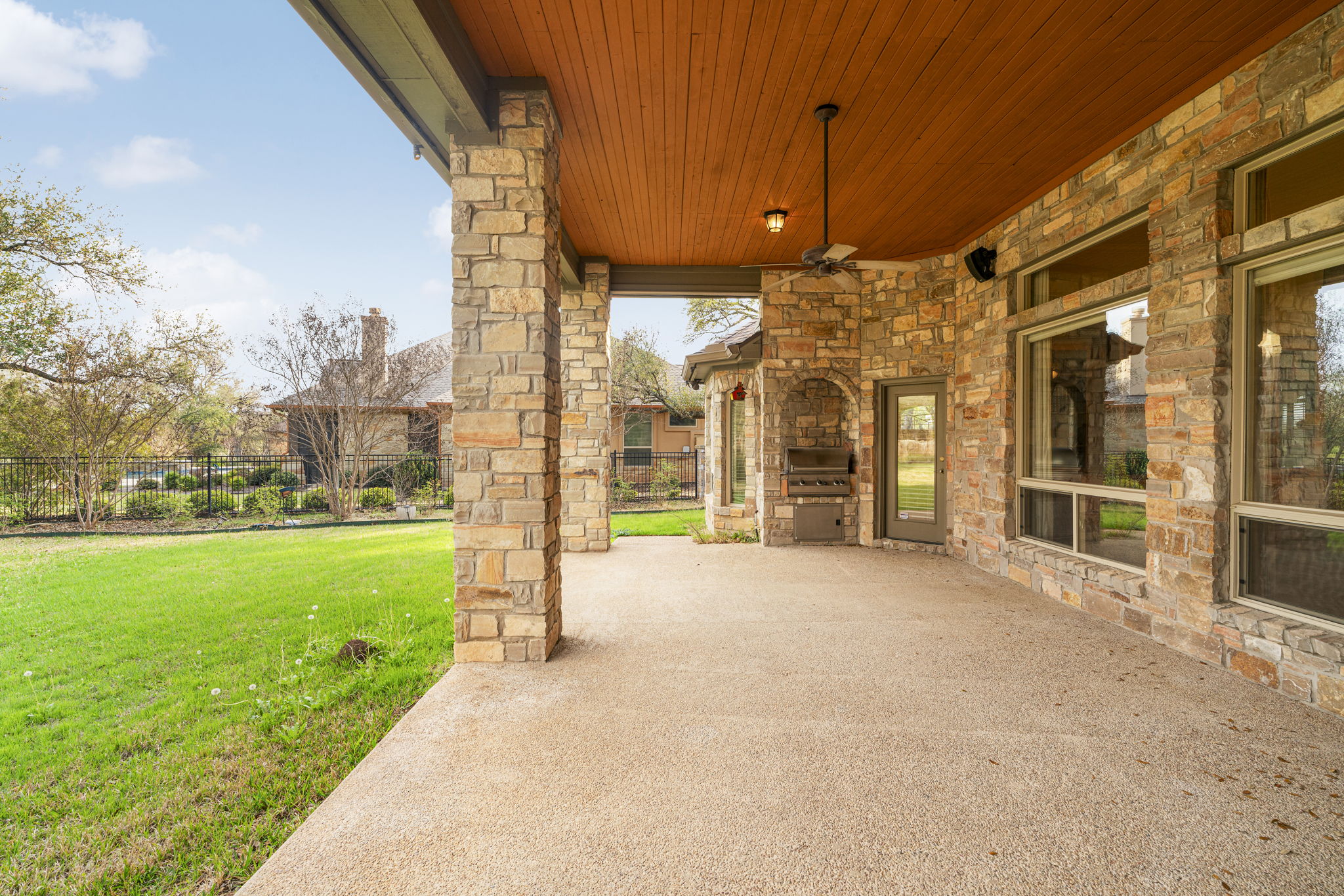 301 Goldridge Drive Georgetown, TX 78633 - Photo 30 of 40 The spacious back patio is equipped with a built in grill.