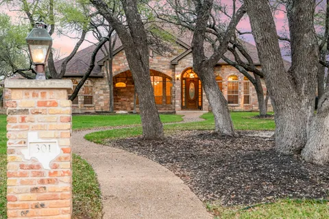 $899,900 | 301 Goldridge Drive, Georgetown, TX 78633