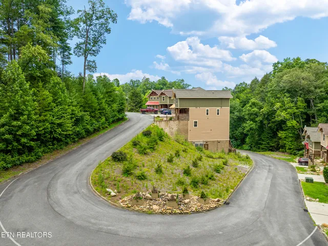 $1,249,000 | 1123 Anastasia Way, Gatlinburg, TN 37738