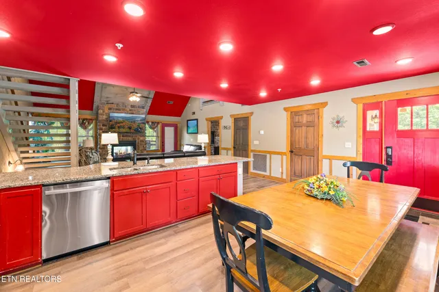 $1,249,000 | 1123 Anastasia Way, Gatlinburg, TN 37738