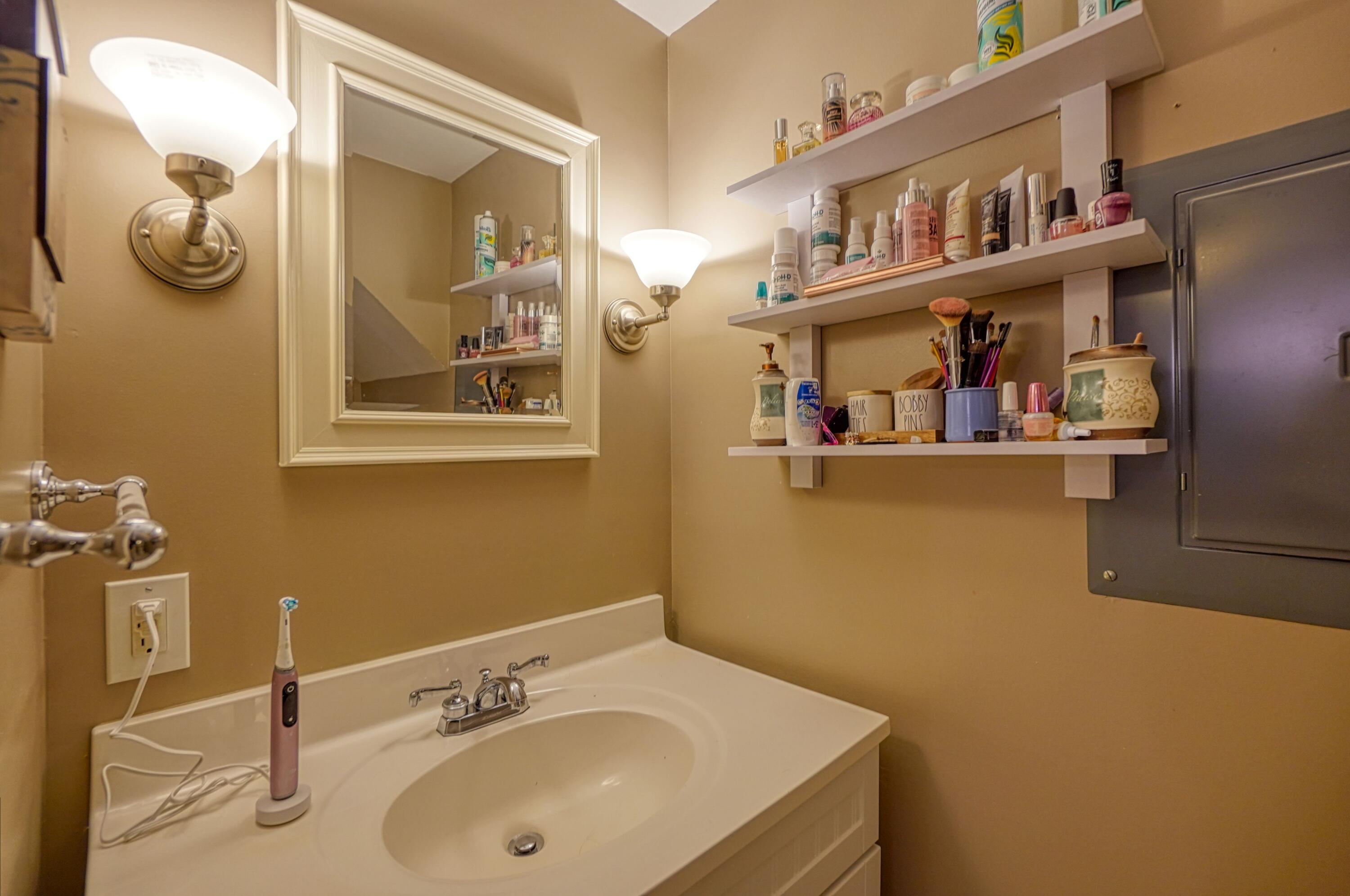 52 Baldwin Drive, Unit 52 Bangor, ME 04401 - Photo 11 of 20 Half Bathroom 2
