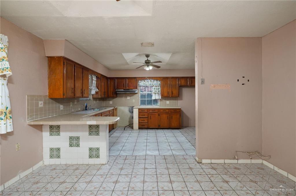 4012 South Raul Longoria Road Edinburg, TX 78542 - Photo 5 of 14 Gallery Image 5