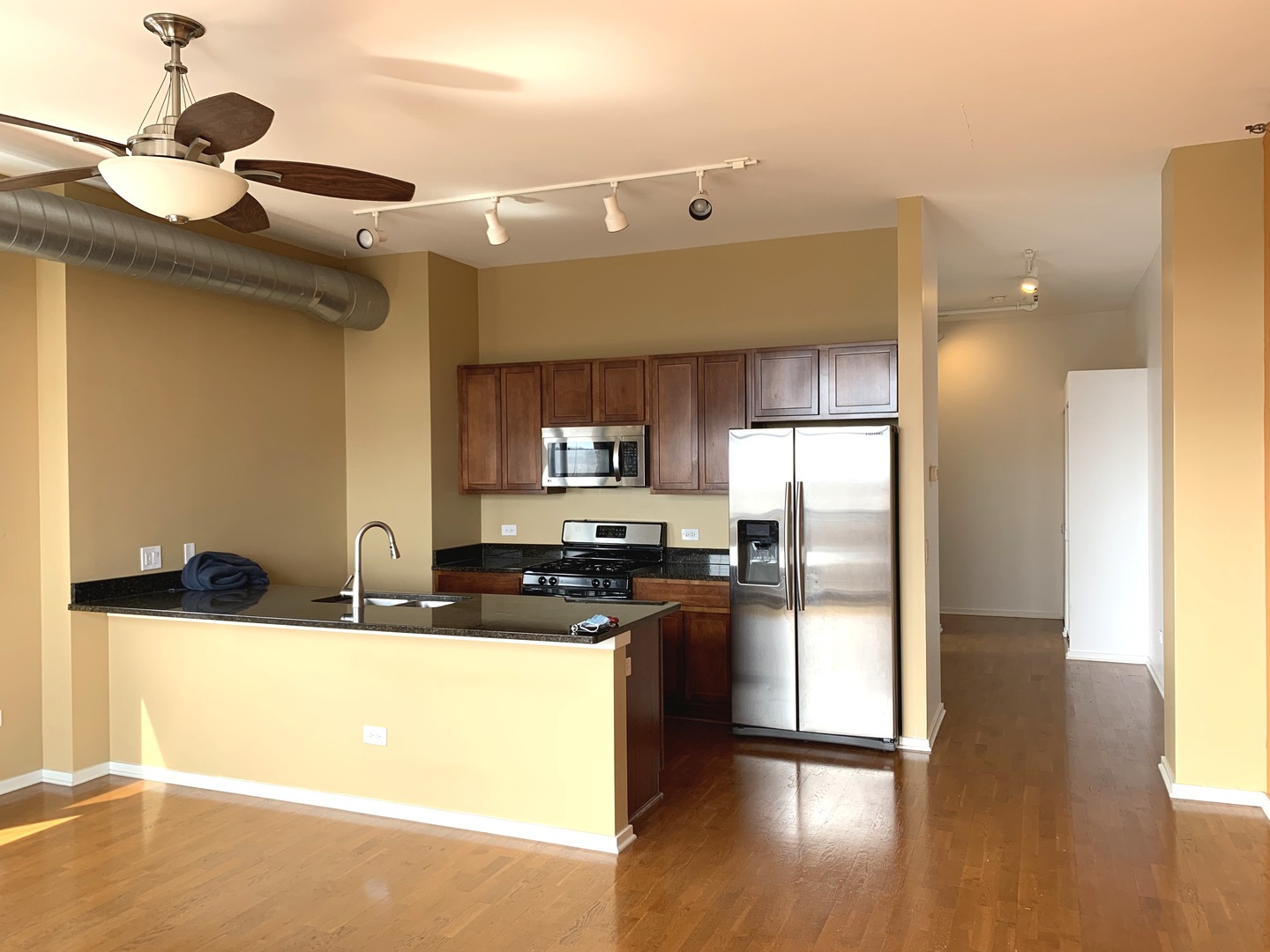 2323 West Pershing Road, Unit 522 Chicago, IL 60609 - Photo 10 of 24 Gallery Image 10
