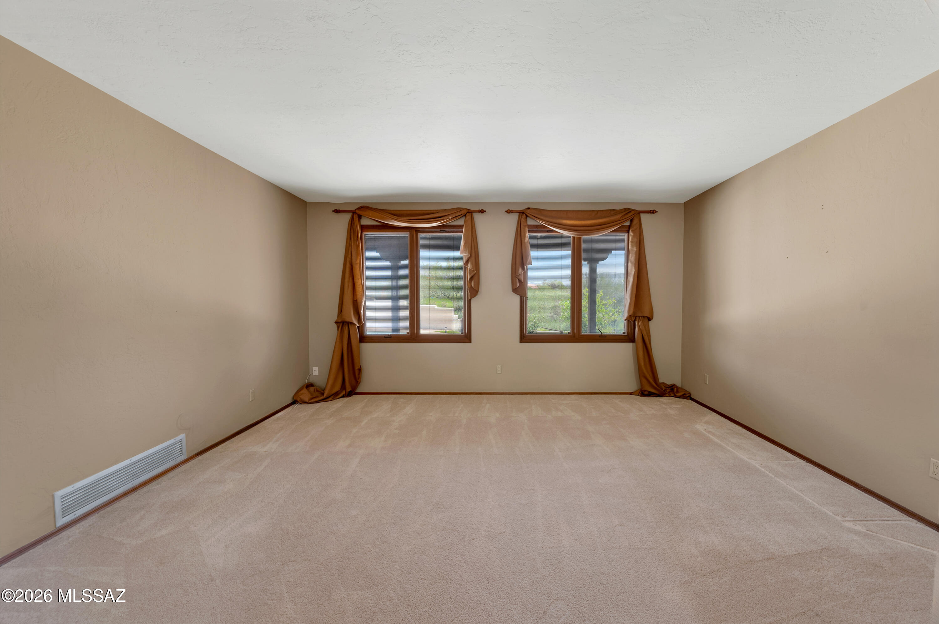 3990 North Ridgecrest Drive Tucson, AZ 85750 - Photo 7 of 42 Living Room