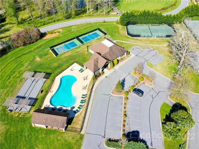 $50,000 | 324 Mountain Crest Drive, Unit 38, Hendersonville, NC 28739