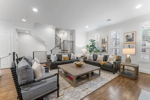 $775,000 | 2126 Briarglen Drive, Houston, TX 77027