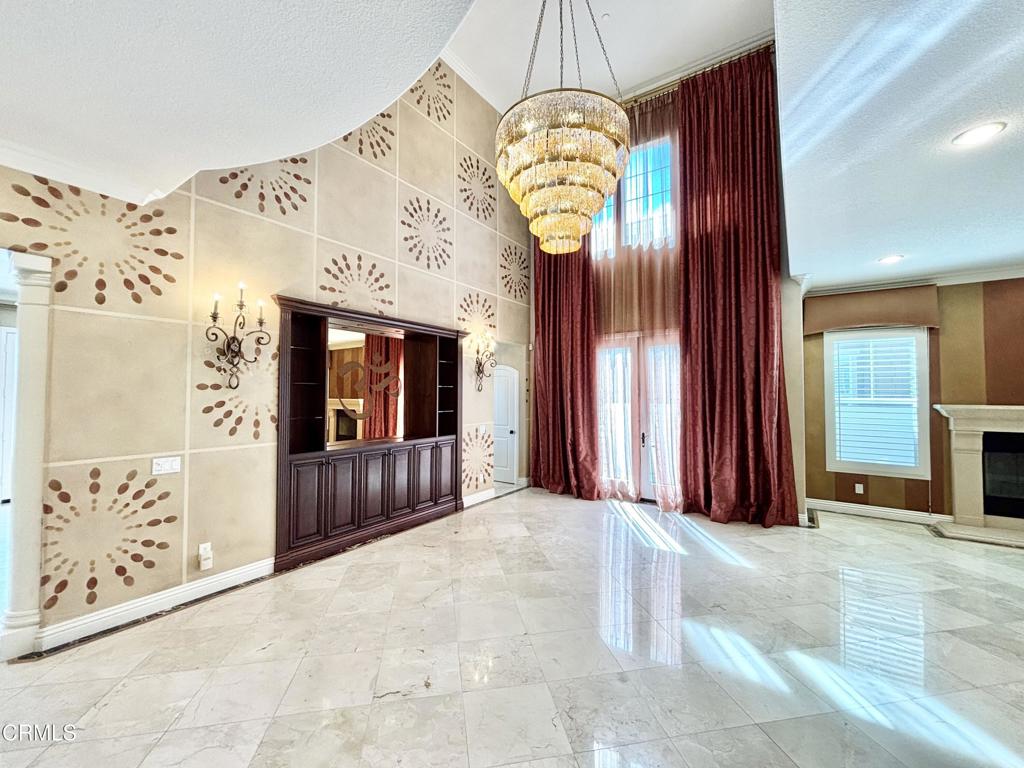 1702 Aleutian Way Oxnard, CA 93035 - Photo 62 of 73 a view of an entryway