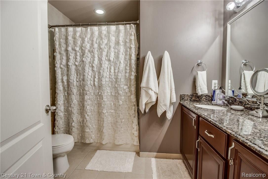 443 Mystic Valley Rochester, MI 48307 - Photo 32 of 56 interiors-59.jpg