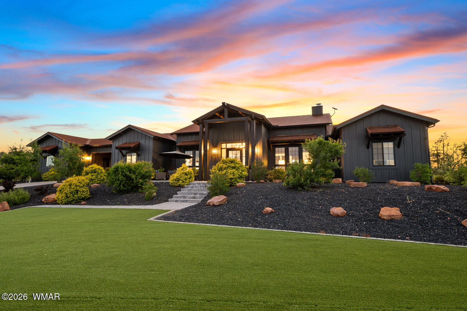 512 Fieldy Road Show Low, AZ 85901 - Photo 2 of 128 Stunning Architecture