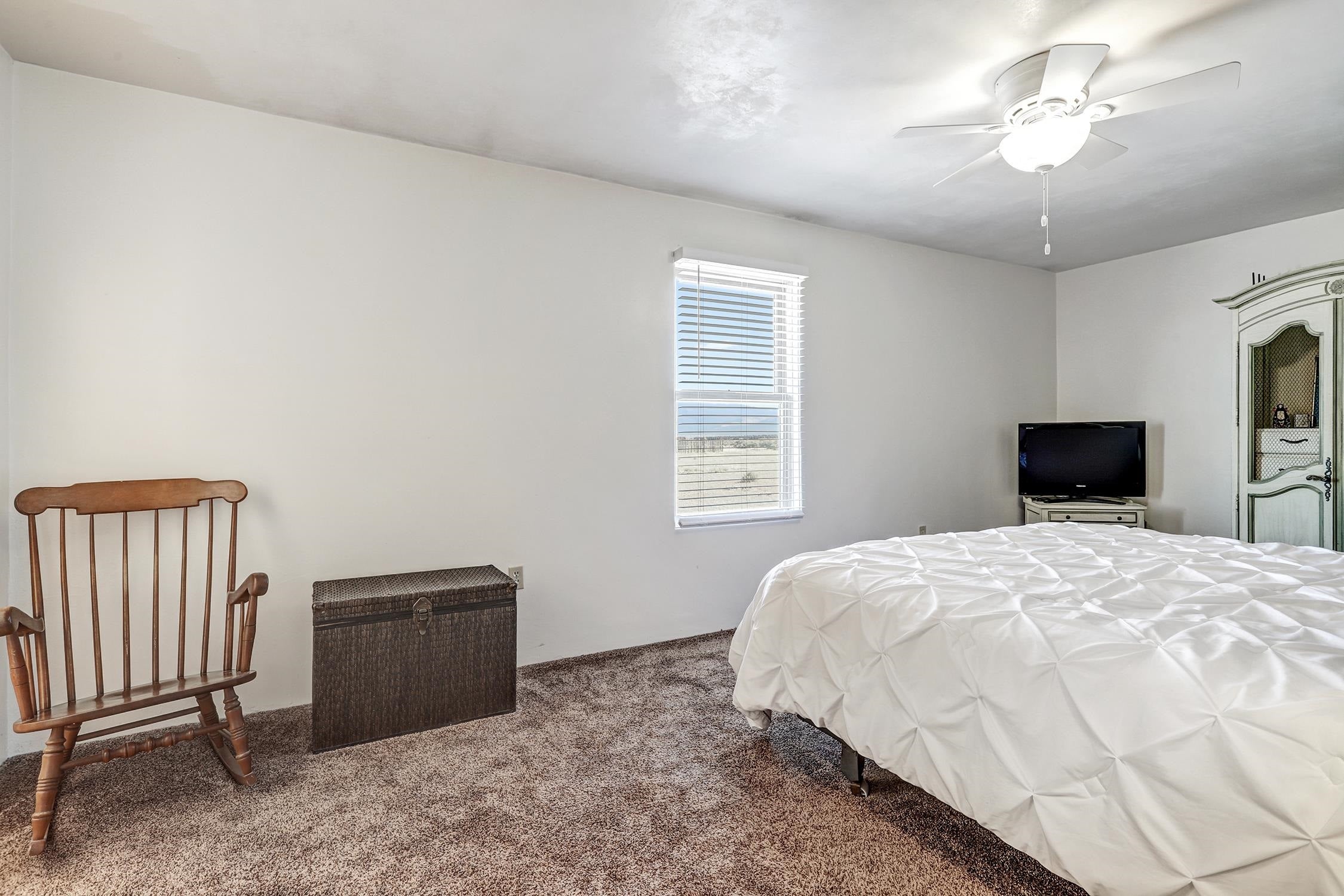 99 West Romero Road Ranchos de Taos, NM 87557 - Photo 12 of 36 Gallery Image 12