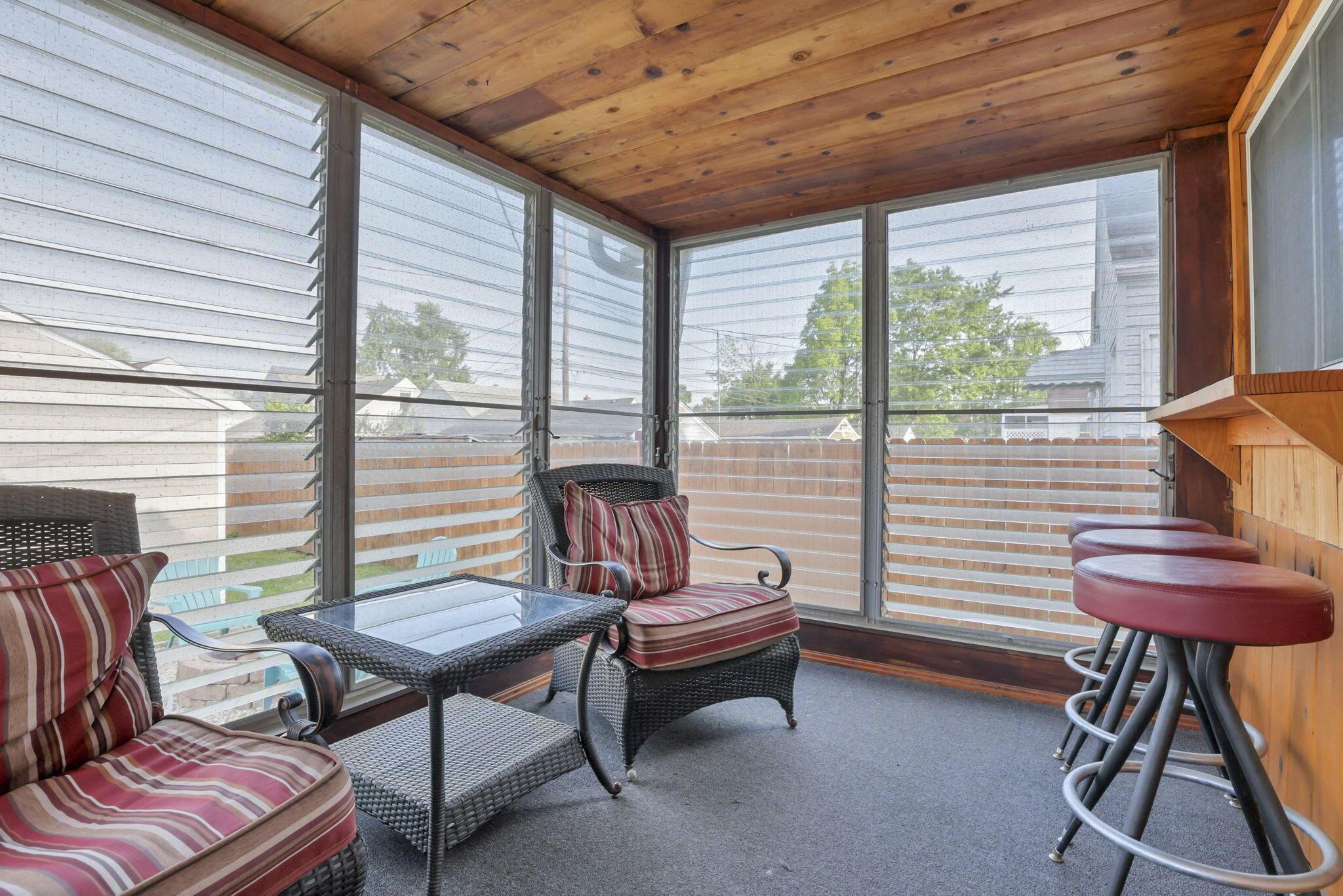 892 Wiltshire Road Columbus, OH 43204 - Photo 26 of 34 Sun Room