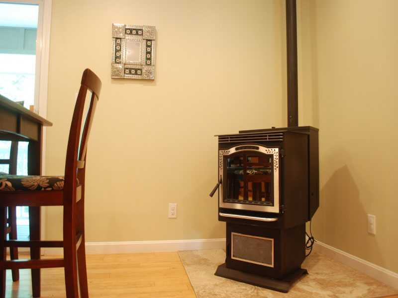 1061 Fish Hill Road Coventry, RI 02816 - Photo 5 of 20 Dining Area.