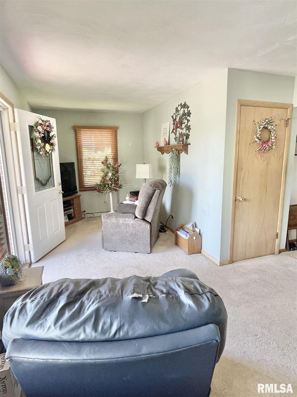 1718 North 7th Street Clinton, IA 52732 - Photo 8 of 14 Gallery Image 8